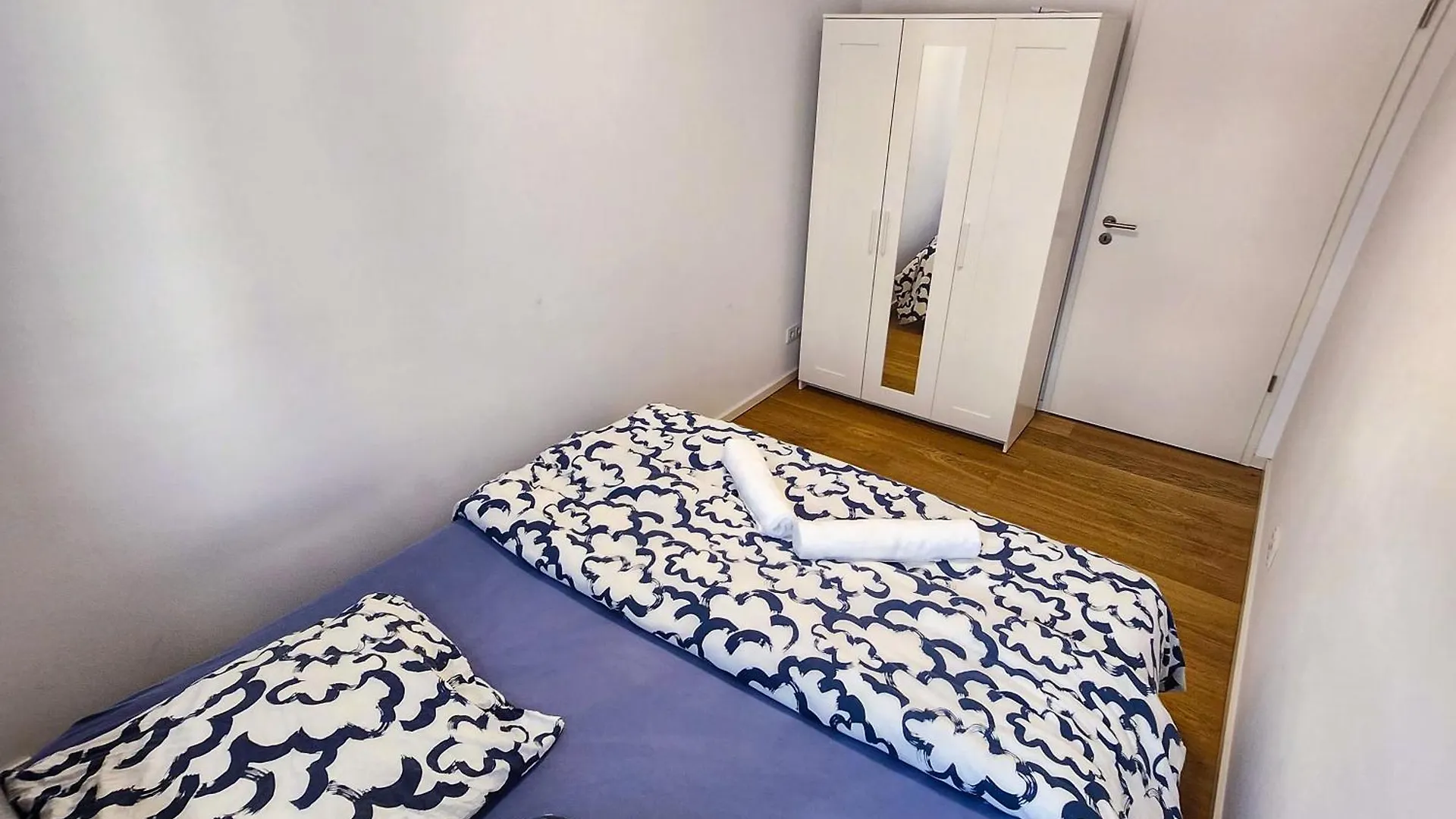 Beautiful 3Room Condo Suitable For 6 Persons Berlin 0*,